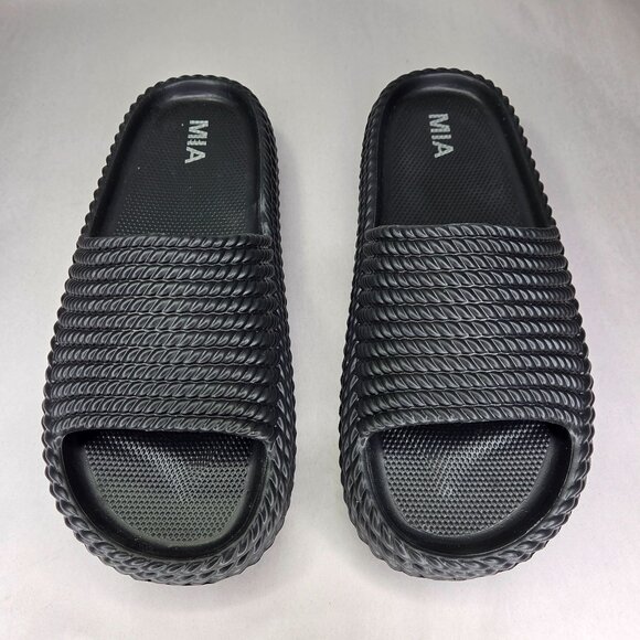 MIA Shoes - NWT MIA Women's Luvly Black Slip-On Pool Flats Slides